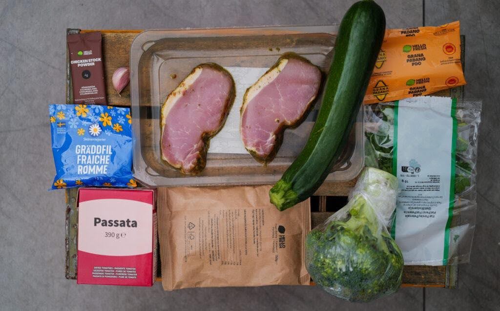marinerte svinekoteletter og perlebygg fra Hellofresh
